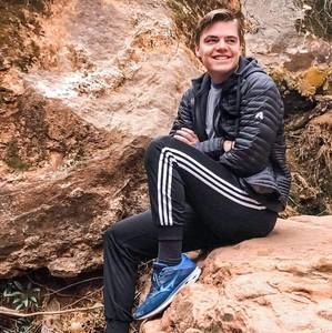 Meet your Posher, Ethan